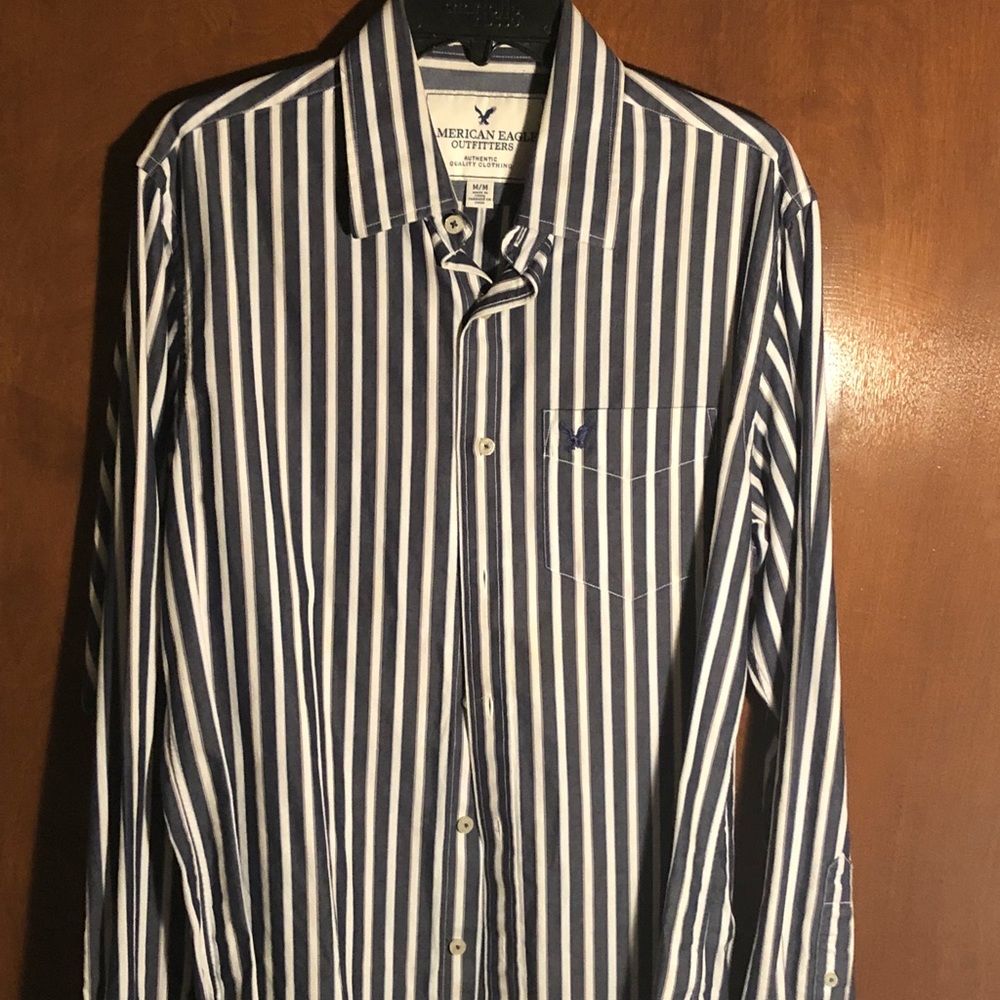American Eagle Classic Button Down Shirt